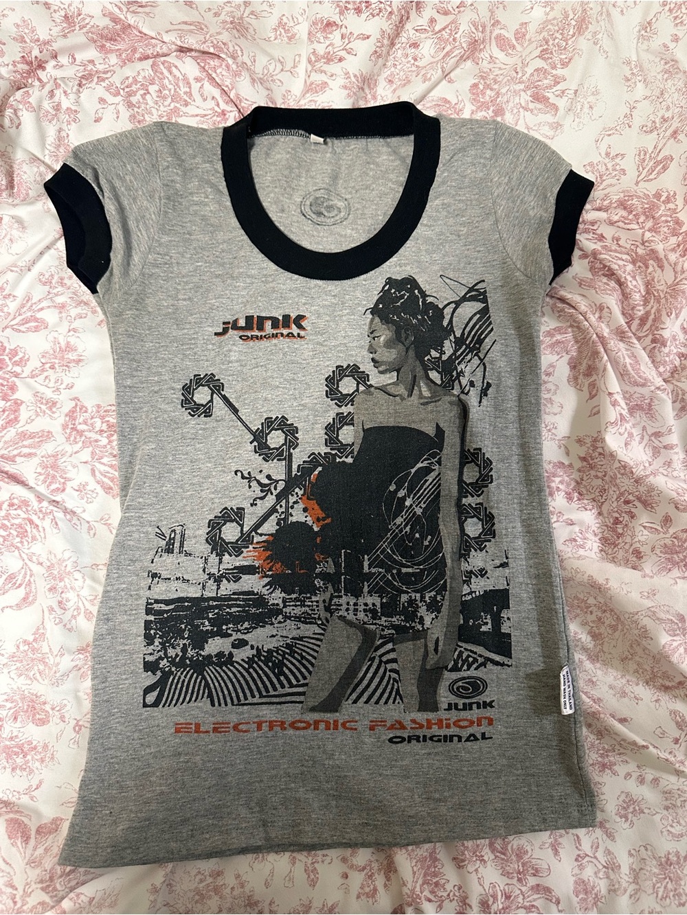vintage y2k JUNK Original Graphic Tee